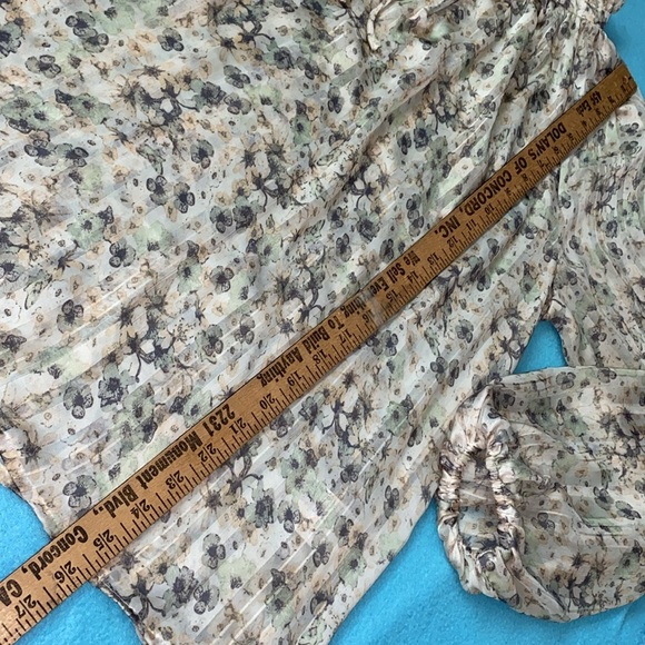 H&M floral semi sheer long raglan sleeve smocked cuff ruffle tie collar size M - Picture 13 of 15